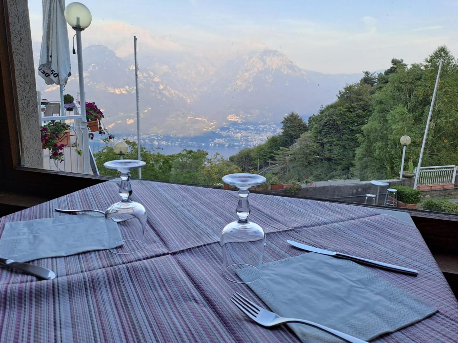 Provinciale 79 Hotel Magreglio Buitenkant foto