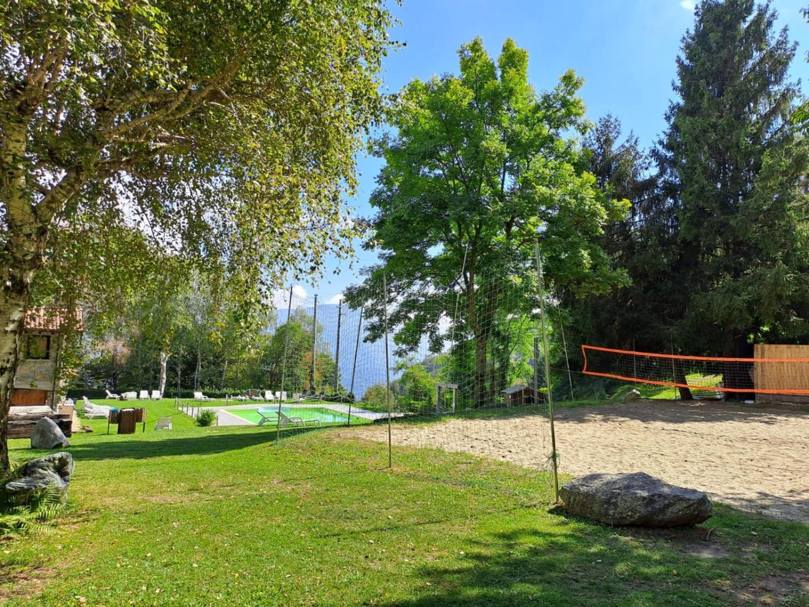 Provinciale 79 Hotel Magreglio Buitenkant foto