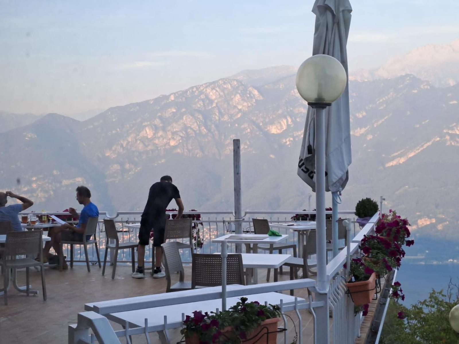 Provinciale 79 Hotel Magreglio Buitenkant foto