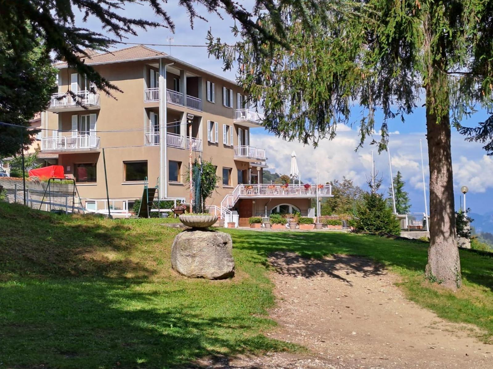Provinciale 79 Hotel Magreglio Buitenkant foto