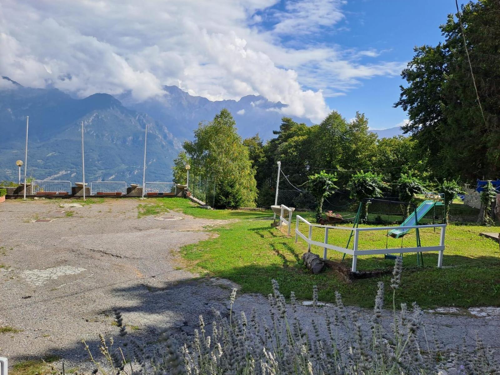 Provinciale 79 Hotel Magreglio Buitenkant foto