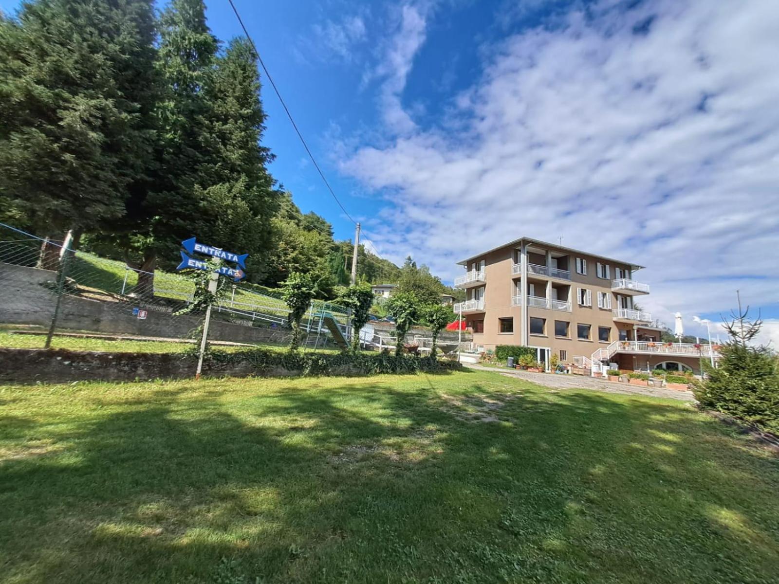 Provinciale 79 Hotel Magreglio Buitenkant foto
