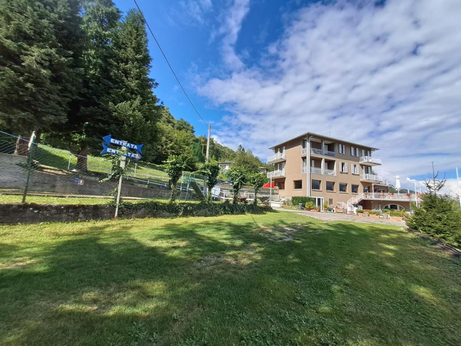 Provinciale 79 Hotel Magreglio Buitenkant foto